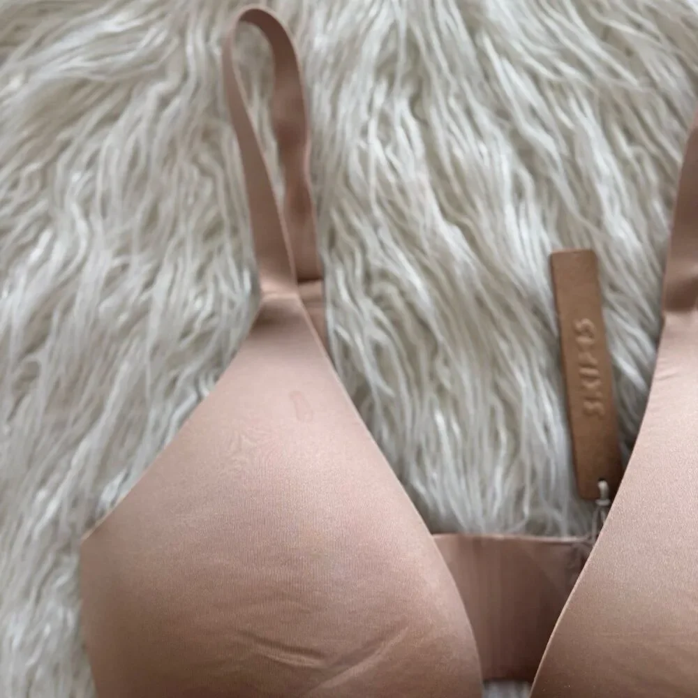 Skims Wireless Super Push up Bra Clay Size 34D - Picture 3 of 10